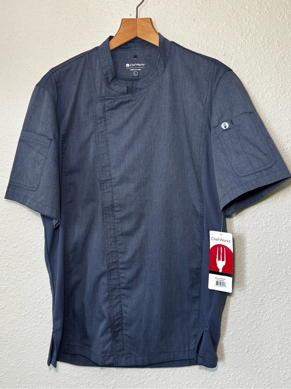Chef Works Springfield Chef Coat in charcoal, zipper front, side vents. Men’s L